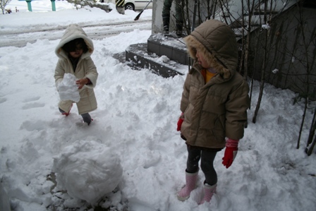 雪だるま作成中