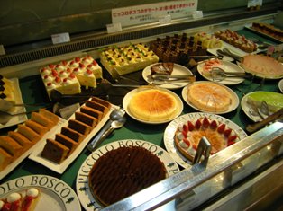 ご近所さん Piccolo Bosco 岐阜店 ﾋﾟｯｺﾛﾎﾞｽｺ のｹｰｷ食べ放題ﾗﾝﾁ 岐阜の設計事務所 松井設計室